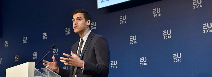 Un canario, Presidente del European Youth Forum.